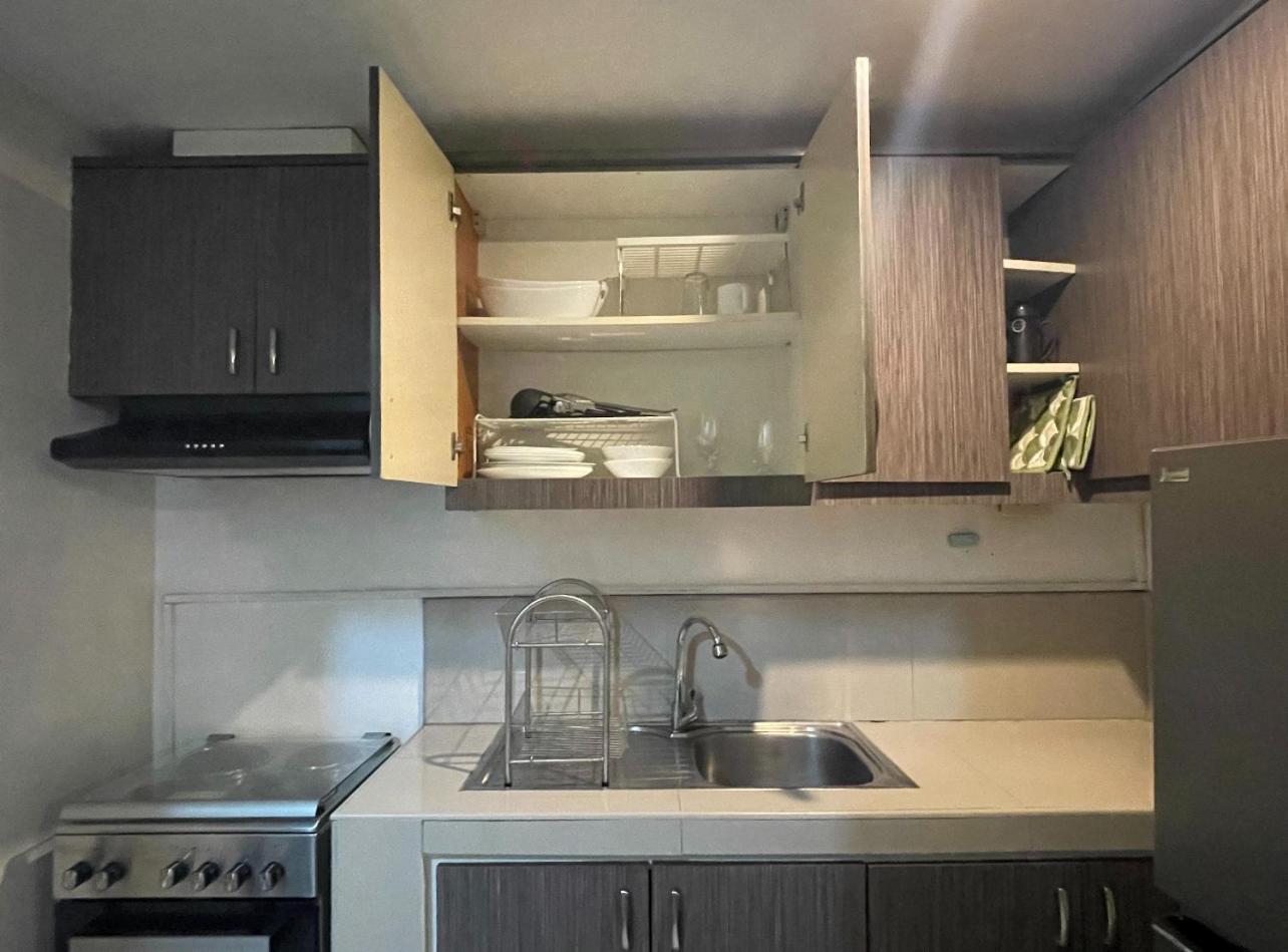 Spacious 1 Bedroom Unit Forbeswood Heights Taguig Eksteriør billede