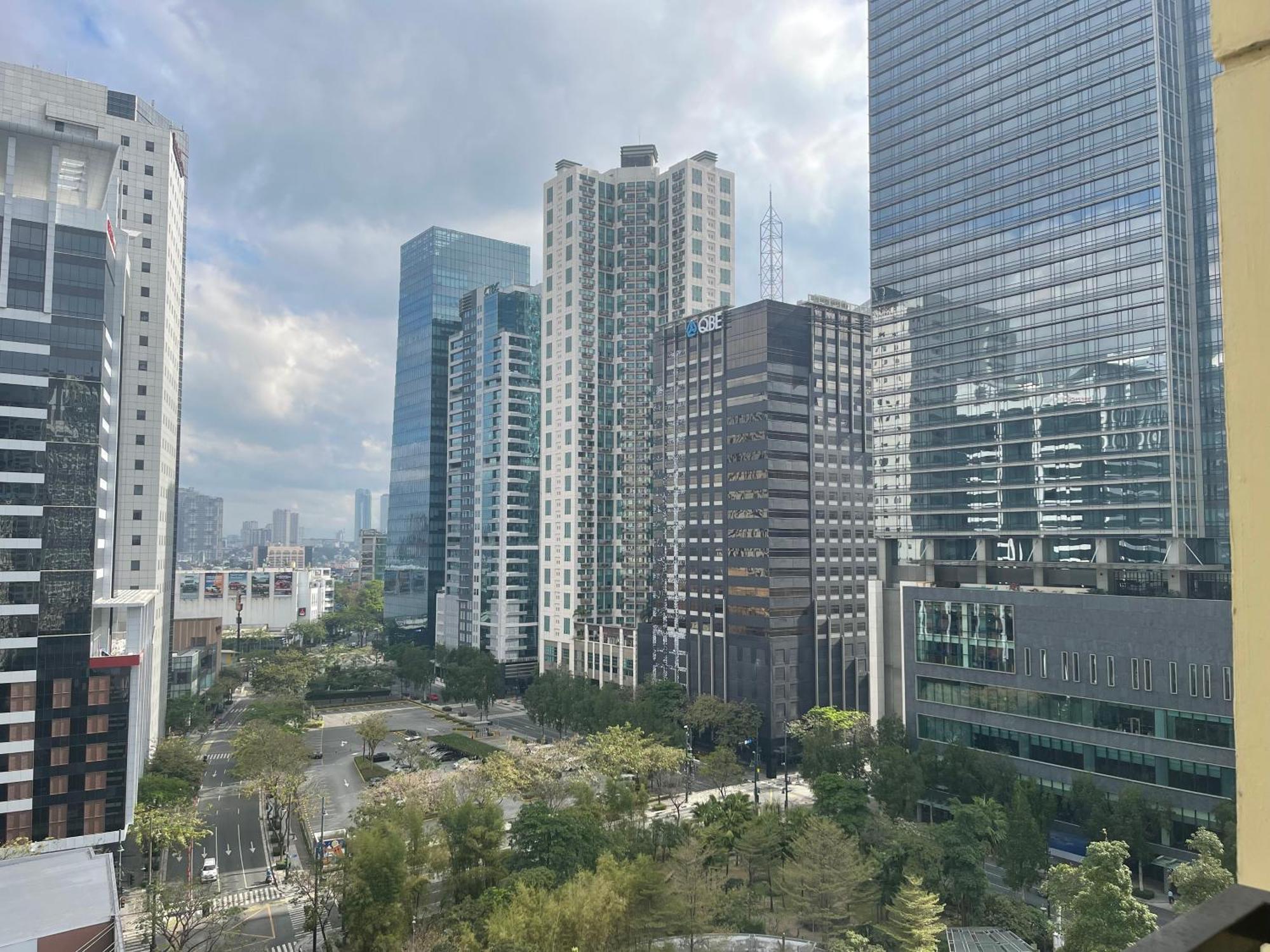 Spacious 1 Bedroom Unit Forbeswood Heights Taguig Eksteriør billede